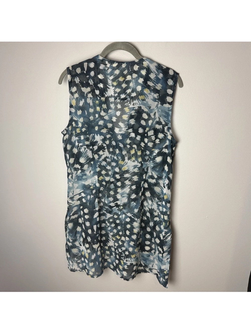 CABI Tunic Blouse Size M Blue Gray Abstract Print Sleeveless Sheer Button Front - Picture 4 of 6